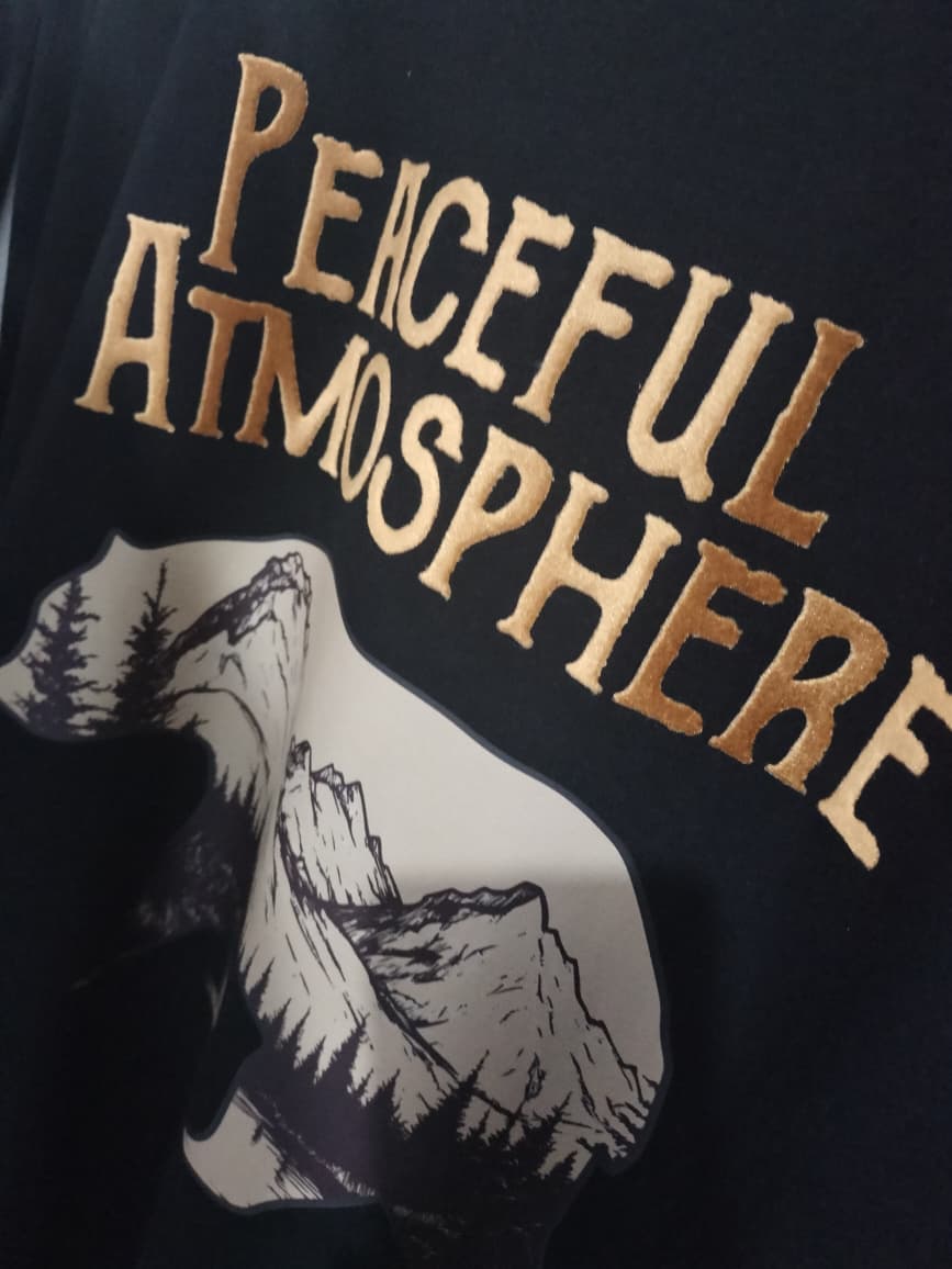 Playera Peaceful Atmosphere