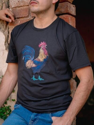 PLAYERA GALLO BORDADO
