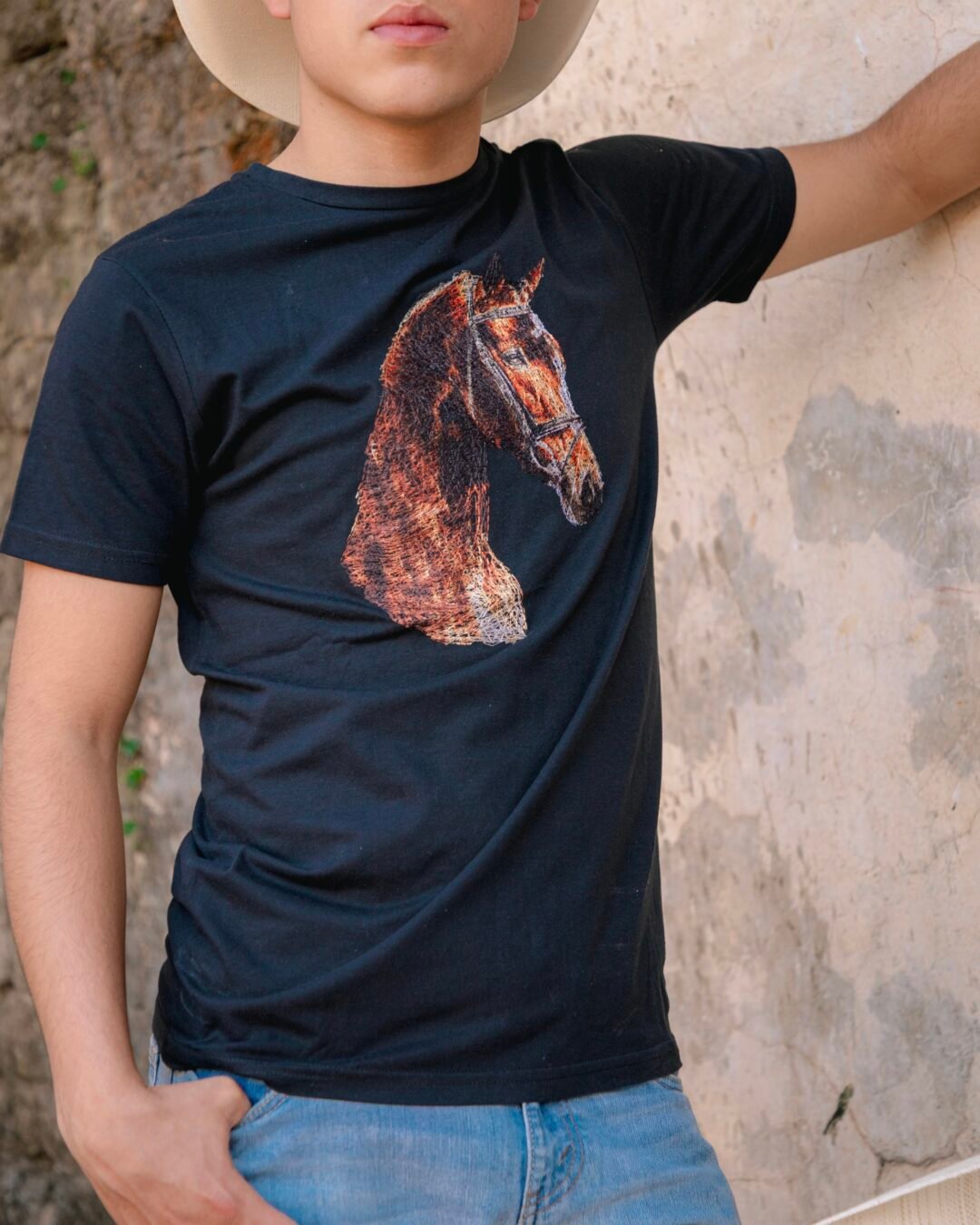 PLAYERA CABALLO BORDADO