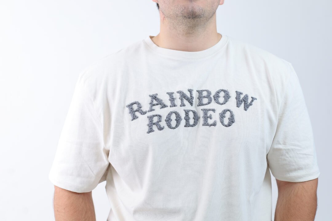 PLAYERA "RAINBOW RODEO" PLUS SIZE - Image 2