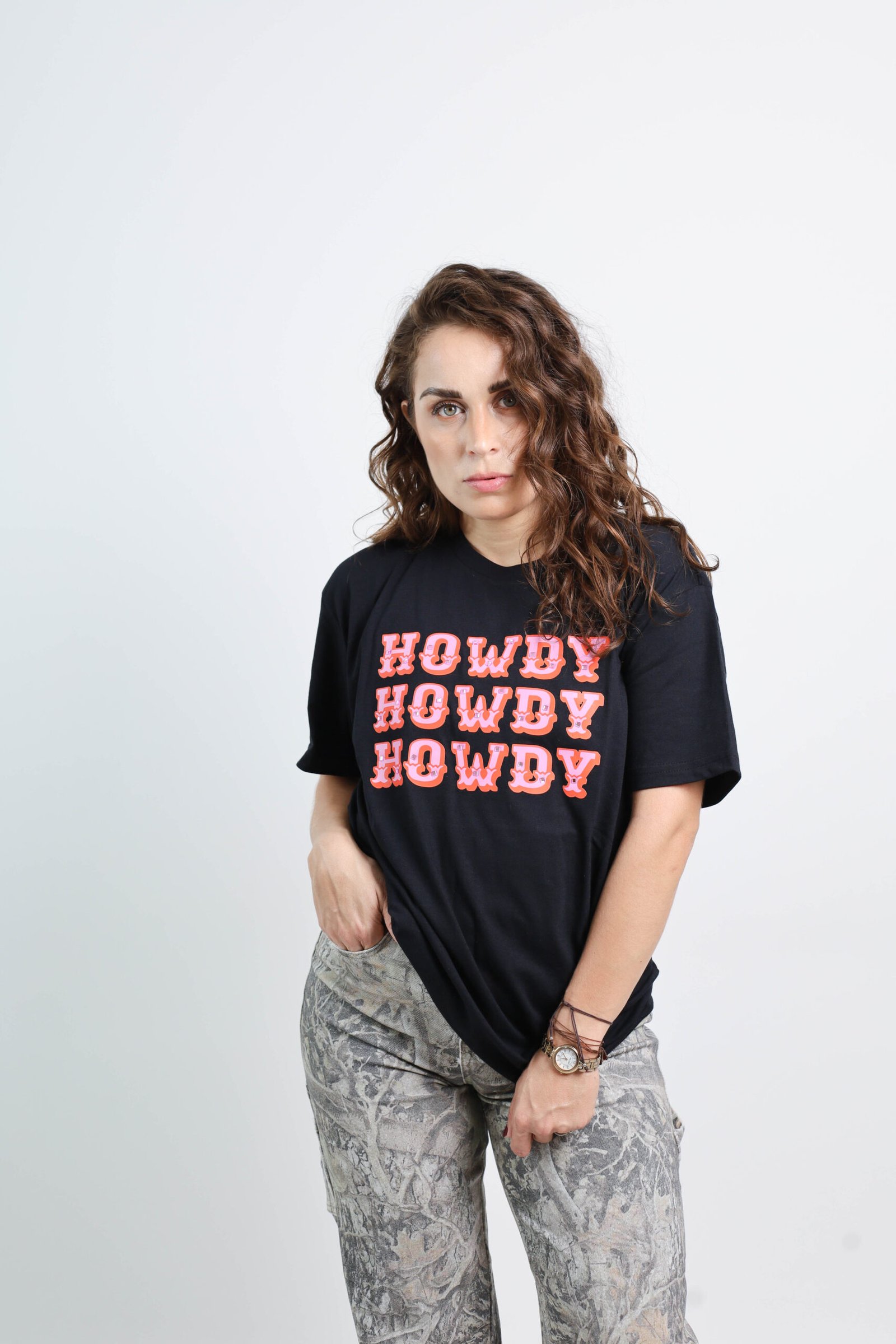 PLAYERA DAMA - "HOWDY VAQUERA"