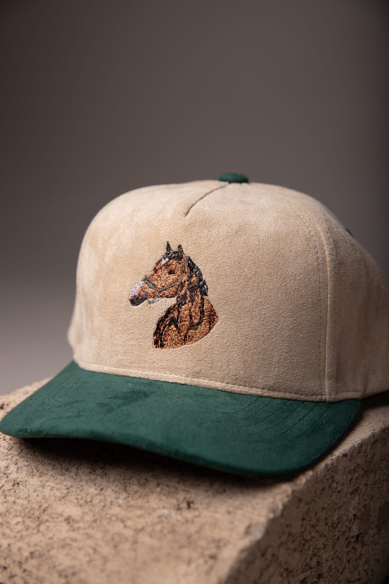 GORRA BORDADA - "CABALLO"