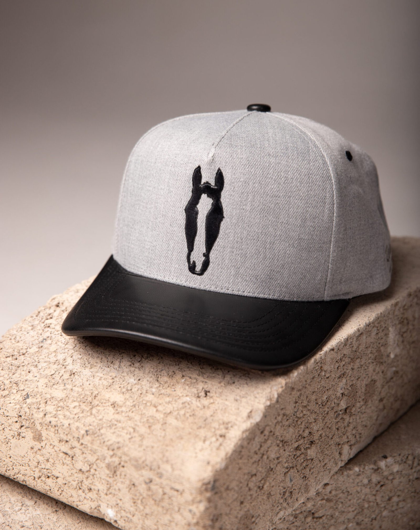 GORRA "CABALLO" - GABARDINA/TIPO PIEL